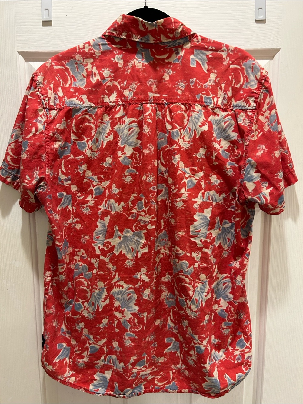 Roarke Revival Red Floral Short-Sleeve Button-Down Shirt - Picture 5 of 5